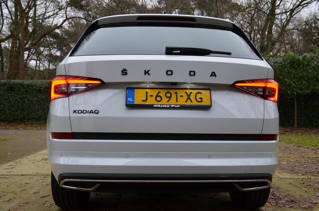 Skoda Kodiaq 1.5 TSI Sportline Business 7 Persoons Navi/Led/Ecc/Pdc/Achteruitrij-camera/Stoelverwarming/Half-Leer/Privacy-Glass/Cruise control adaptief/Elektrisch verstelb. bestuurdersstoel met geheugen/Canton geluid