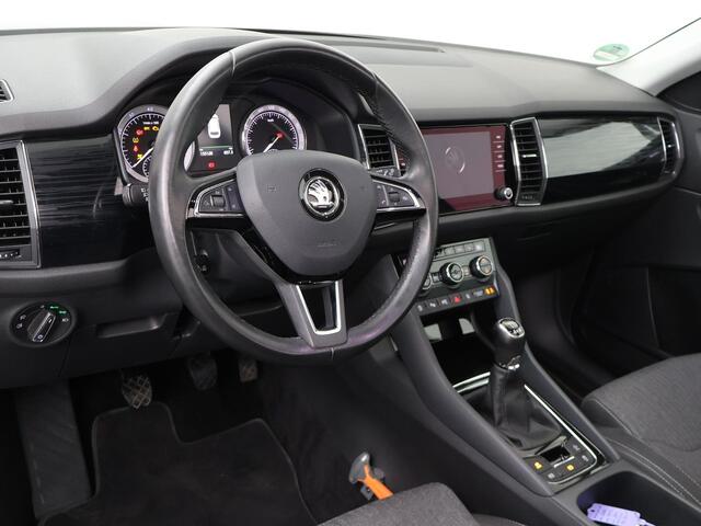 Skoda Kodiaq 1.4 TSI ACT 4x4 Style Business | Panorama dak | Multifunctioneel stuurwiel | Cruise control | Spraakbediening | Blindspot | Frontassist | Bluetooth | Dab+ | Navigatie FullMap | Apple Carplay - Androidauto | Stoelverwarming | Climate | Parkassist | 360gard