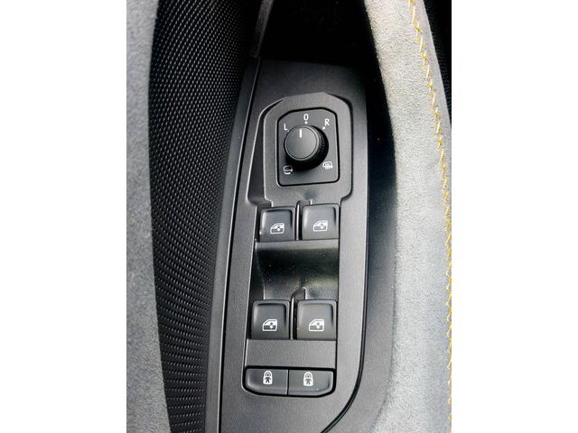Skoda Kodiaq 1.5 TSI MHEV Business Edition / 19" lichtmetalen velgen/ Interieur Lounge/ Light en view package/ Akoestisch pakket