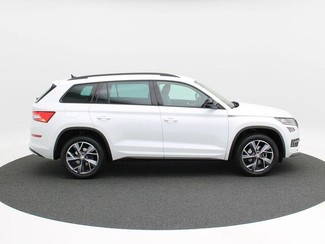 Skoda Kodiaq 1.5 TSi 150 Pk Automaat Sportline 7-Pers | Navigatie | Full LED | Privacy Glass | Camera | Trekhaak | Canton Audio