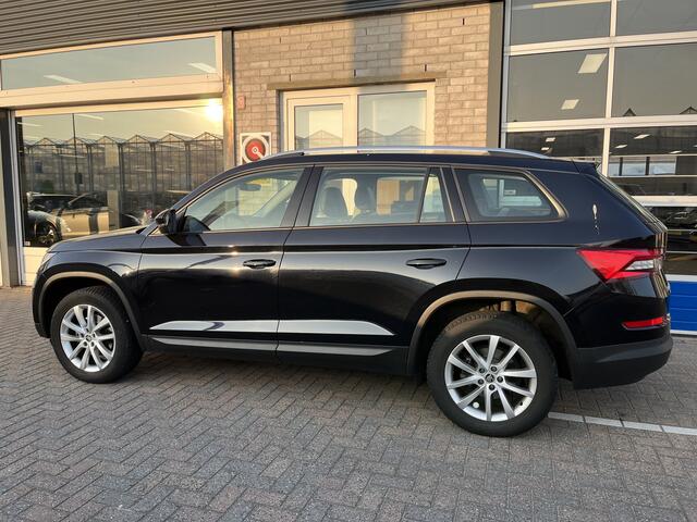 Skoda Kodiaq 1.5 TSI Business Edition / AUTOMAAT/ ELEKT. TREKHAAK/ KEYLESS/ CRUISE/ 18" LMV/ NAVI/ DAB/ SMARTLINK/ SPRAAKBEDIENING/ BLUETOOTH/ PARK. SENSOREN + CAMERA/ FULL LED