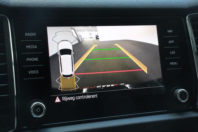 Skoda Kodiaq 1.5 TSI 150pk Automaat Style 7p. Navigatie Apple Carplay/Android Auto Adaptive Cruise Control Parkeersensoren Camera Elektrische achterklep Stoel- en stuurverwarming Virtual Cockpit Keyless Entry/Start Ledverlichting Getinte ramen Climate Control