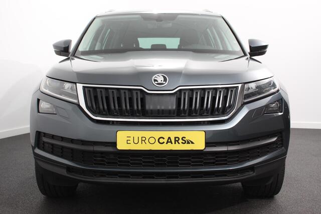 Skoda Kodiaq 1.5 TSI 150pk Automaat Style 7p. Navigatie Apple Carplay/Android Auto Adaptive Cruise Control Parkeersensoren Camera Elektrische achterklep Stoel- en stuurverwarming Virtual Cockpit Keyless Entry/Start Ledverlichting Getinte ramen Climate Control