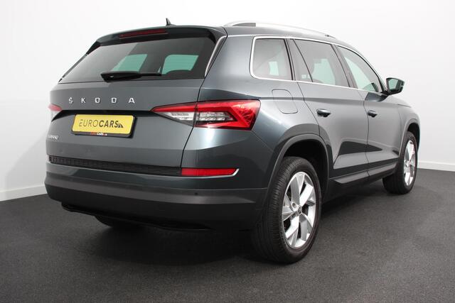 Skoda Kodiaq 1.5 TSI 150pk Automaat Style 7p. Navigatie Apple Carplay/Android Auto Adaptive Cruise Control Parkeersensoren Camera Elektrische achterklep Stoel- en stuurverwarming Virtual Cockpit Keyless Entry/Start Ledverlichting Getinte ramen Climate Control