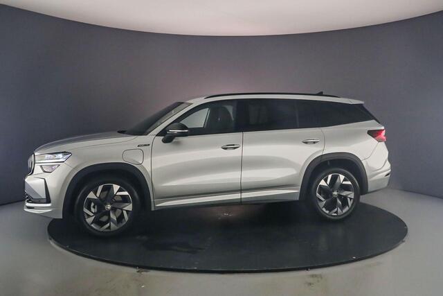 Skoda Kodiaq Sportline Business 1.5 TSI PHEV 204pk DSG Automaat Adaptive cruise control, Navigatie, Achteruitrijcamera, Elektrische achterklep, LED matrix koplampen, Stuurwiel verwarmd, Parkeersensoren