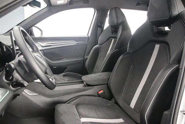 Skoda Kodiaq Sportline Business 1.5 TSI PHEV 204pk DSG Automaat Adaptive cruise control, Navigatie, Achteruitrijcamera, Elektrische achterklep, LED matrix koplampen, Stuurwiel verwarmd, Parkeersensoren