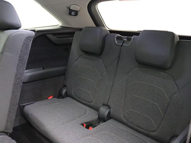 Skoda Kodiaq 1.5 TSI MHEV Business Edition 7p. 150PK DSG matrix led, trekhaak, schuif-kanteldak, achteruitrijcamera, stuur-stoelverwarming, adaptive cruise, side assist, keyless, 19" lichtmetaal