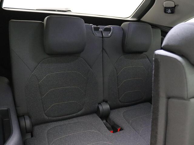 Skoda Kodiaq 1.5 TSI MHEV Business Edition 150PK DSG matrix led, trekhaak, schuif-kanteldak, achteruitrijcamera, adaptive cruise, side assist, keyless, elek, verstelbare voorstoel, 19" lichtmetaal