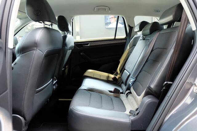 Skoda Kodiaq 1.5 TSI Business Edition Plus 7p. / NL'se auto / Trekhaak / Matrix LED