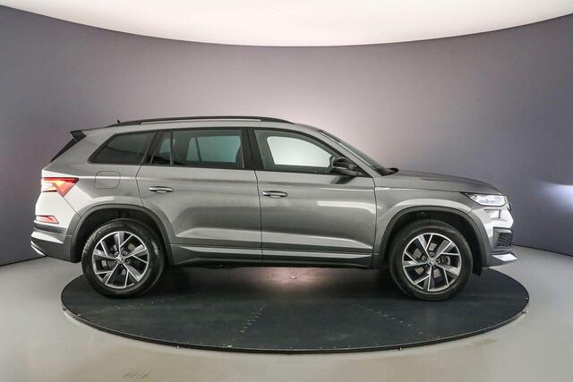 Skoda Kodiaq Sportline Business 7p. 1.5 TSI 150pk DSG Automaat Trekhaak, 3e zitrij, Cruise control, Achteruitrijcamera, LED matrix koplampen, Navigatie, Stoelverwarming