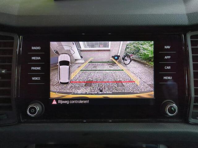 Skoda Kodiaq 1.5 TSI Sportline Business / Steelgrey/ Digitale Cockpit/ / Led/ Keyless Entry/ Elec. Klep/ Camera/ Zwenkhaak / Clima/ Navi/ Parkeersensoren/ 20 lmv