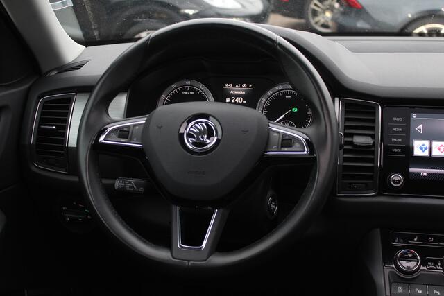 Skoda Kodiaq 1.5 TSI Business Edition / Trekhaak / Camera / Leder&Alcantara / 19'' / Keyless / Premium Audio / Dodehoek / DAB / Stoelverwarming / ACC