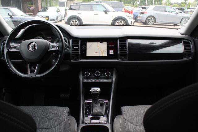 Skoda Kodiaq 1.4 TSI 4x4 Style Business / Trekhaak / 360Camera / Navigatie / 19'' / Apple Carplay / Canton Audio / Stuurverwarming / Keyless / DAB / Elektr. stoel / Stoelverwarming / ACC