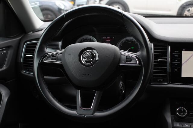 Skoda Kodiaq 1.4 TSI 4x4 Style Business / Trekhaak / 360Camera / Navigatie / 19'' / Apple Carplay / Canton Audio / Stuurverwarming / Keyless / DAB / Elektr. stoel / Stoelverwarming / ACC