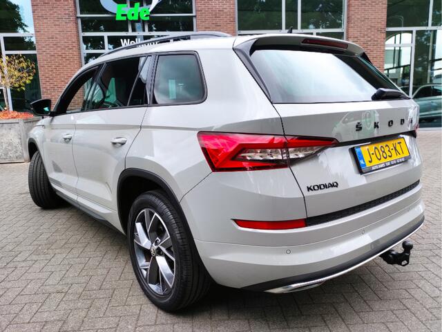Skoda Kodiaq 1.5 TSI DSG Sportline Business Wegklapbare trekhaak - Achteruitrijcamara - Leder/Alcantara - NL auto - Dealer onderhouden