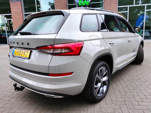 Skoda Kodiaq 1.5 TSI DSG Sportline Business Wegklapbare trekhaak - Achteruitrijcamara - Leder/Alcantara - NL auto - Dealer onderhouden