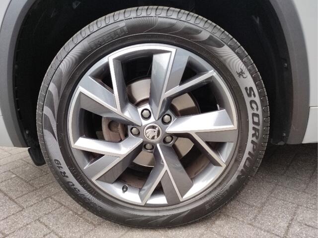 Skoda Kodiaq 1.5 TSI DSG Sportline Business Wegklapbare trekhaak - Achteruitrijcamara - Leder/Alcantara - NL auto - Dealer onderhouden
