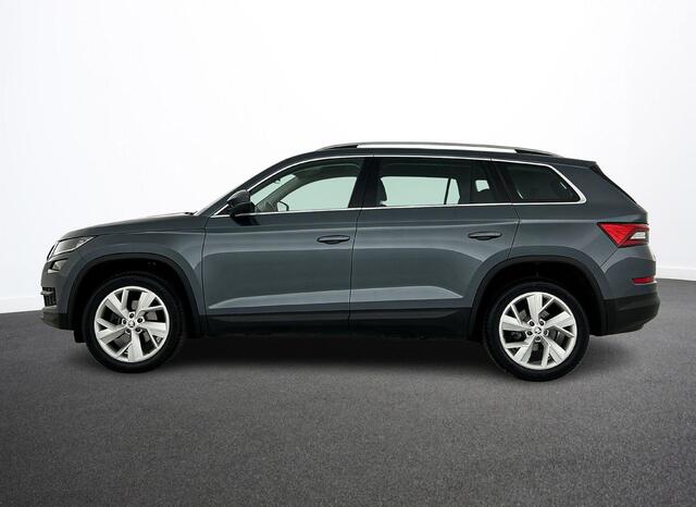Skoda Kodiaq 1.5 TSI 150pk Automaat Style 7p. Navigatie Apple Carplay/Android Auto Adaptive Cruise Control Parkeersensoren Camera Elektrische achterklep Stoel- en stuurverwarming Virtual Cockpit Keyless Entry/Start Ledverlichting Getinte ramen Climate Control