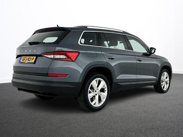 Skoda Kodiaq 1.5 TSI 150pk Automaat Style 7p. Navigatie Apple Carplay/Android Auto Adaptive Cruise Control Parkeersensoren Camera Elektrische achterklep Stoel- en stuurverwarming Virtual Cockpit Keyless Entry/Start Ledverlichting Getinte ramen Climate Control