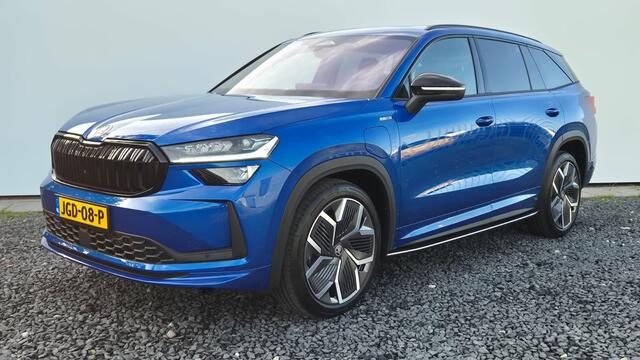 Skoda Kodiaq 1.5 TSI PHEV Sportline Business Zeer compleet - Head up - Treeplanken - Elektrisch Panorama dak - Trekhaak - Comfort pakket - Familie pakket - Parkeer pakket - Winter pakket