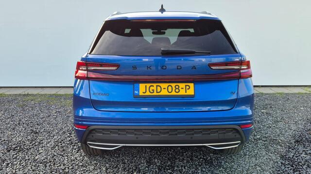 Skoda Kodiaq 1.5 TSI PHEV Sportline Business Zeer compleet - Head up - Treeplanken - Elektrisch Panorama dak - Trekhaak - Comfort pakket - Familie pakket - Parkeer pakket - Winter pakket
