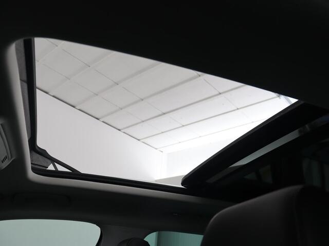 Skoda Kodiaq 1.5 TSI Business Edition Plus | Panoramadak | Trekhaak | Stoelverwarming | Adaptive cruise | Camera | Carplay | Achterbankverwarming | Virtual Cockpit | Keyless | Full LED