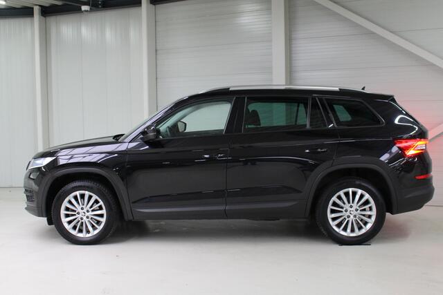 Skoda Kodiaq 1.5 TSI Business Edition DSG 7-Persoons Navigatie | Parkeercamera | 18" Velgen | Trekhaak