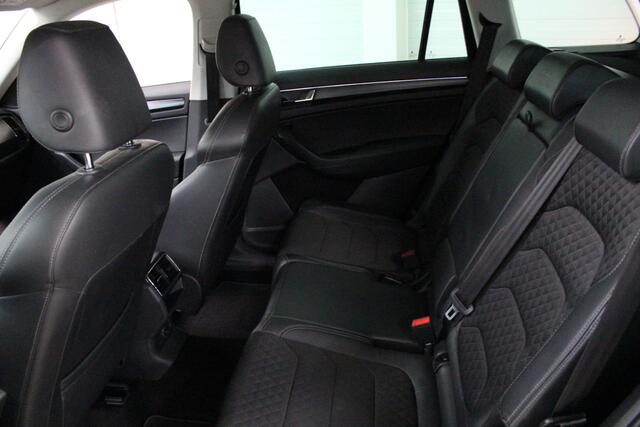 Skoda Kodiaq 1.5 TSI Business Edition DSG 7-Persoons Navigatie | Parkeercamera | 18" Velgen | Trekhaak