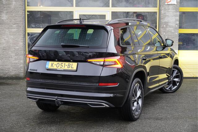 Skoda Kodiaq 1.5 TSI 150PK! Automaat Sportline Business BJ2020 Lmv 19" | Led | Pdc | Navi | Keyless entry | Elek. trekhaak | Elek. achterklep | Verwarmd voorruit | Achteruitrijcamera | App-Connect | Virtual cockpit | Canton Audio | Sportstoelen | Verwarmde voorstoelen
