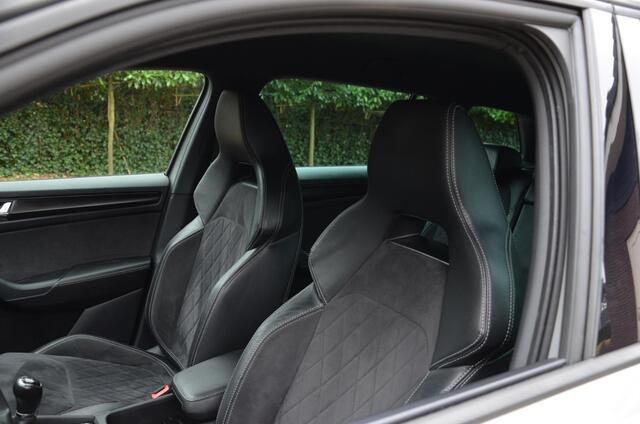 Skoda Kodiaq 1.5 TSI Sportline Business 7 Persoons Navi/Led/Ecc/Pdc/Stoel &Stuurverwarming/Achteruitrij-camera/Half-Leer/Privacy-Glass/Cruise control adaptief/Trekhaak-Afnb/Elektrisch Verstel bestuurdersstoel met geheugen/Virtual Cockpit