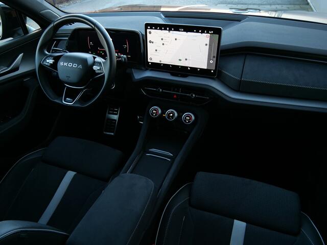 Skoda Kodiaq 1.5 TSI PHEV Sportline Business 204 Pk Automaat Navi / DAB / Camera / Apple Carplay / Keyless