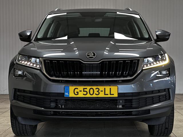Skoda Kodiaq 1.5 TSI Limited Business Edition/ Trekhaak/ Camera/ LED Koplampen/ LEDER-Alcantara/ Audio-Premium/ Apple + Android/ Keyless/ DAB+/ PDC V+A/ Extra Getint glas/ Ambient Light.