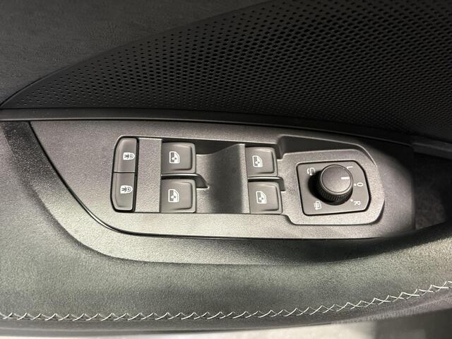 Skoda Kodiaq 1.5 TSI 204pk DSG PHEV Sportline Business · Wegklapbare Trekhaak · Camera · Elek. Bestuurdersstoel · Apple/Android Car Play · 19'' Inch · Garantie t/m 11-01-2030 of 100.000km