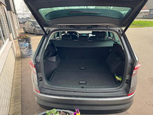 Skoda Kodiaq 1.5 TSI TOUR editie Alle verwarmings opties Zonneschermen Deurbeschermers