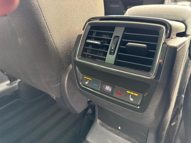 Skoda Kodiaq 1.5 TSI TOUR editie Alle verwarmings opties Zonneschermen Deurbeschermers