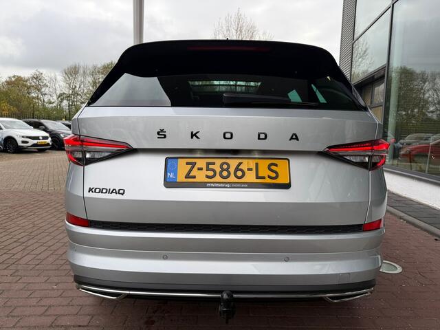Skoda Kodiaq 1.5 TSI Sportline Business 7p. / Panoramadak / Zwenkbare trekhaak / Fabrieksgarantie t/m 06-2028