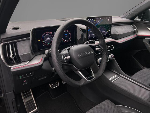 Skoda Kodiaq 1.5 TSI PHEV Sportline Business 204pk DSG Automaat, Trekhaak, Panoramadak, Adaptive cruise control, Stoelverwarming, Achterbank verwarmd, Elektrische achterklep, LED matrix koplampen, Navigatie, Verwarmde voorruit