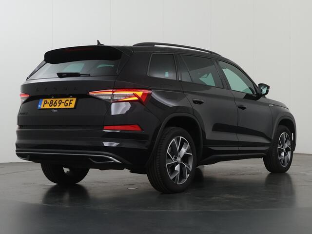 Skoda Kodiaq 1.5 TSI Sportline Business 7p. | Sportstoelen | Lederen Interieur | Navigatie | Ele.verstelbare stoelen + geheugen | Live Cockpit | DAB | Apple CarPlay/Android Auto | Camera | Stoel/Stuurverwarming | Adaptieve Cruise Control | Trekhaak Wegklapbaar |
