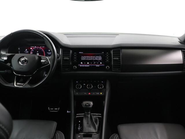 Skoda Kodiaq 1.5 TSI Sportline Business 7p. | Sportstoelen | Lederen Interieur | Navigatie | Ele.verstelbare stoelen + geheugen | Live Cockpit | DAB | Apple CarPlay/Android Auto | Camera | Stoel/Stuurverwarming | Adaptieve Cruise Control | Trekhaak Wegklapbaar |