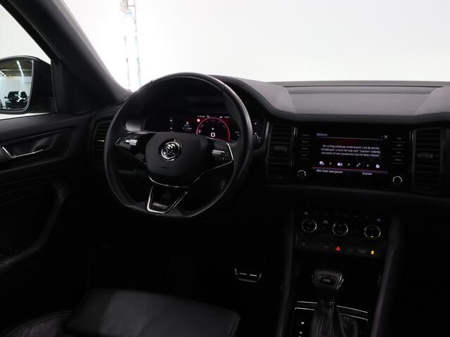 Skoda Kodiaq 1.5 TSI Sportline Business 7p. | Sportstoelen | Lederen Interieur | Navigatie | Ele.verstelbare stoelen + geheugen | Live Cockpit | DAB | Apple CarPlay/Android Auto | Camera | Stoel/Stuurverwarming | Adaptieve Cruise Control | Trekhaak Wegklapbaar |