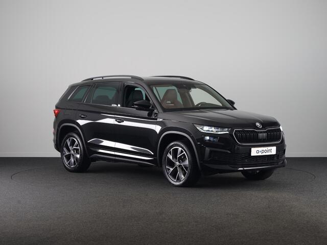 Skoda Kodiaq 1.5 TSI Sportline Business 150 pk Automaat (DSG) | Navigatie | Trekhaak (wegklapbaar) | Parkeersensoren | Achteruitrijcamera | Autom. airco (3 zones) | Stoelverwarming |