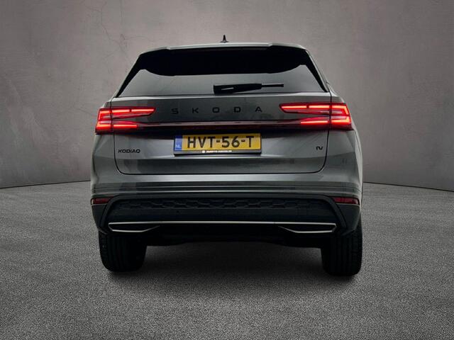 Skoda Kodiaq 1.5 TSI PHEV Sportline Business 204pk DSG Automaat Trekhaak, Adaptive cruise control, Achteruitrijcamera, LED matrix koplampen, Stoelverwarming, Achterbank verwarmd, Elektrische achterklep, App connect,
