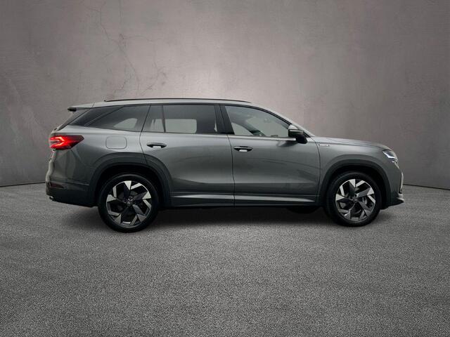 Skoda Kodiaq 1.5 TSI PHEV Sportline Business 204pk DSG Automaat Trekhaak, Adaptive cruise control, Achteruitrijcamera, LED matrix koplampen, Stoelverwarming, Achterbank verwarmd, Elektrische achterklep, App connect,