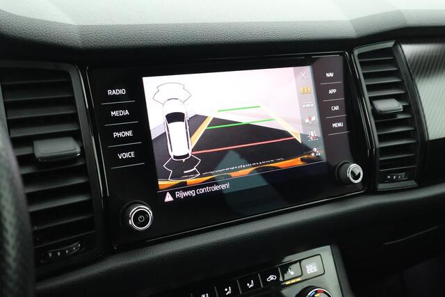 Skoda Kodiaq 1.5 TSI 150pk DSG Sportline Business Trekhaak Camera Keyless Stoelverwarming Virtual Cockpit Navigatie