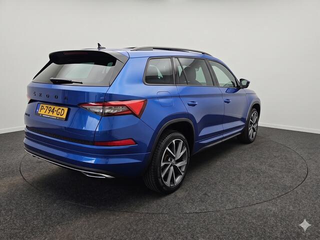 Skoda Kodiaq 1.5 TSI Sportline Business 7p. Automaat | Schuifkanteldak | Camera | PDC voor & achter | Trekhaak | Stoel en stuurverw. | Apple Carplay of Android Auto | Elektr stoel met geheugen | Navigatie