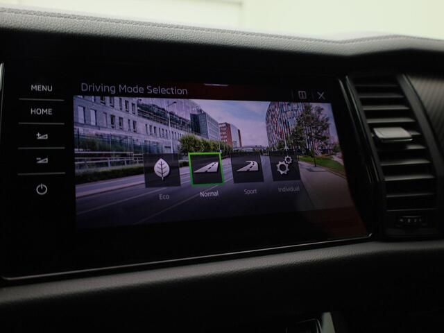 Skoda Kodiaq 1.5TSI/150PK DSG Sportline Business · Panoramadak · Alcantara/Leder · Camera +Parkeersensoren