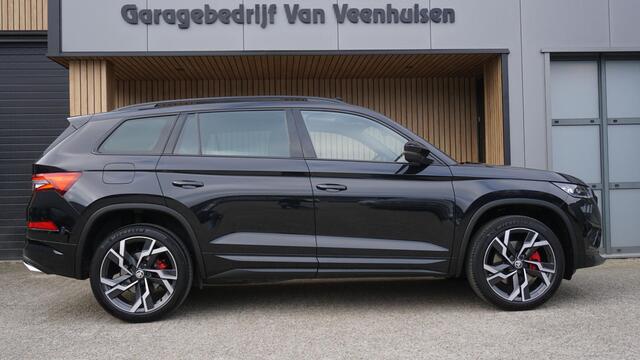 Skoda Kodiaq 2.0 TSI 245pk VRS 7-Zits DSG RS-Seats Pano.Dak Stuur/Stoelv.w. Trekhaak 20inch LM Sfeerverlichting RS Mode *Unieke Skoda* 62561km!