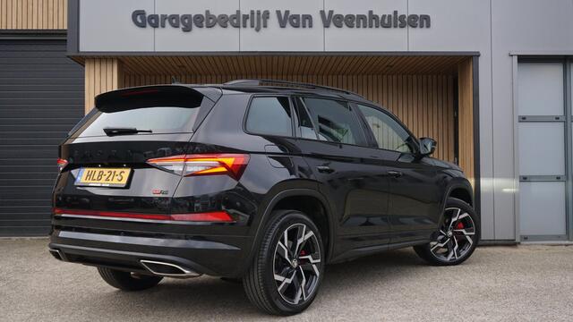 Skoda Kodiaq 2.0 TSI 245pk VRS 7-Zits DSG RS-Seats Pano.Dak Stuur/Stoelv.w. Trekhaak 20inch LM Sfeerverlichting RS Mode *Unieke Skoda* 62561km!