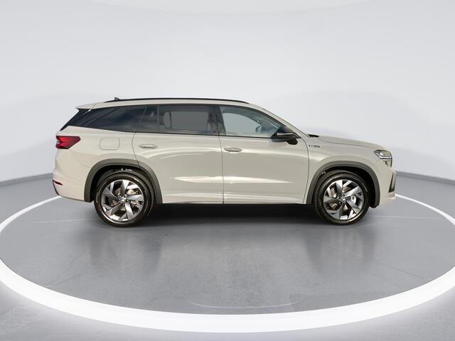 Skoda Kodiaq 1.5TSI/150PK PHEV Sportline DSG · Panoramadak · Trekhaak · Apple/Android · Garantie t/m 15-04-2029 of 60000km