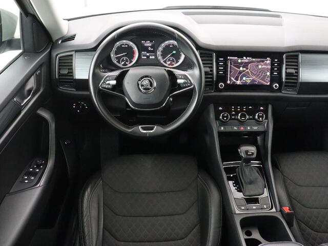 Skoda Kodiaq 1.5 TSI Business Edition | Trekhaak | Half leder | Keyless | Carplay | Canton Sound | Sfeerverlichting | Navigatie | Camera | Cruise control | Full LED | Bluetooth | Climate control